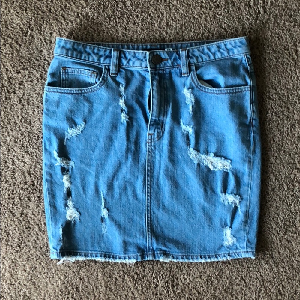 Cute mini denim skirt